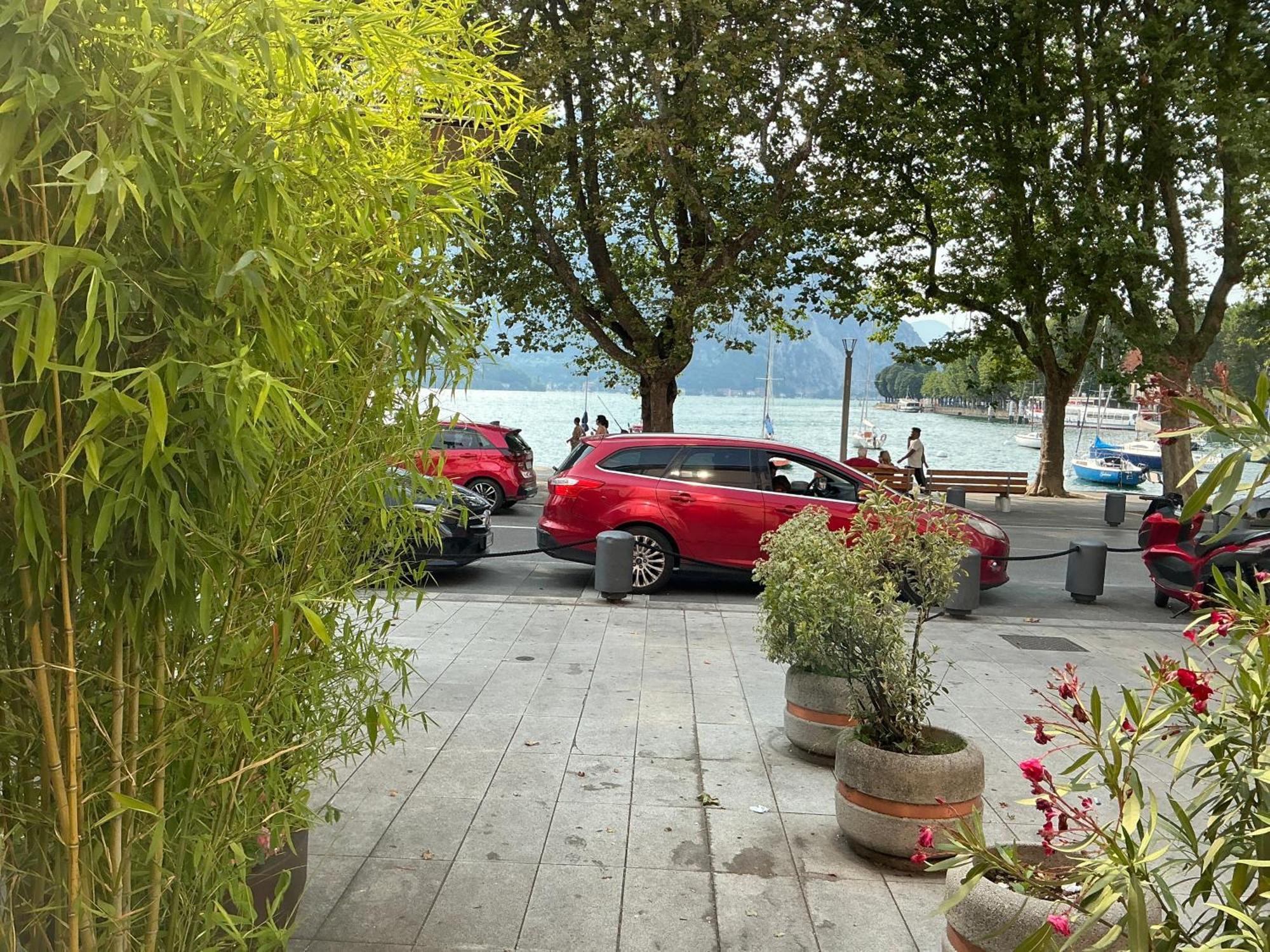 La Viscontea Apartment Lecco Bagian luar foto